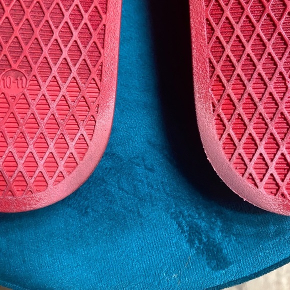 Authentic Disney Minnie Mouse Slides - Picture 10 of 10